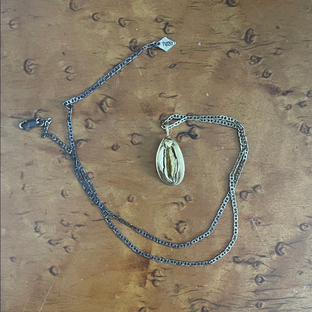 Tuza gold plated vulva necklace